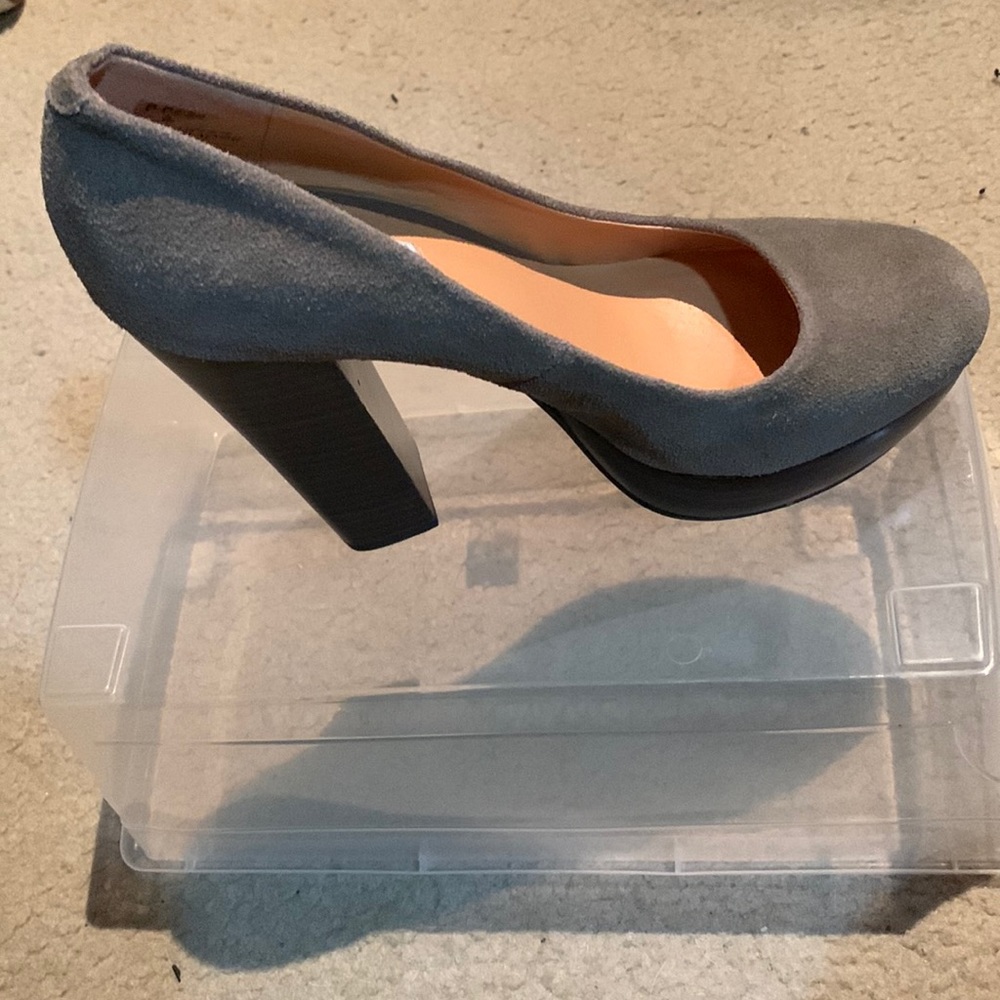 Steve Madden Suede Tan Platform heels